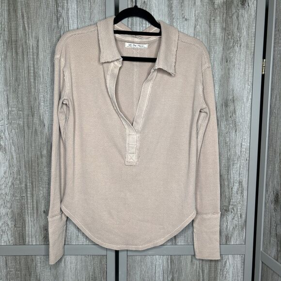 We The Free Top XS Thermal Waffle Deep V Neckline Collared Polo Thumbholes - Picture 1 of 5
